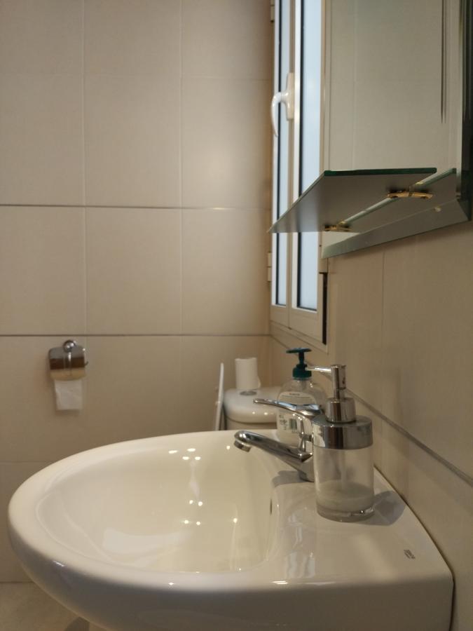 Pension Dominguez Madrid Exterior foto