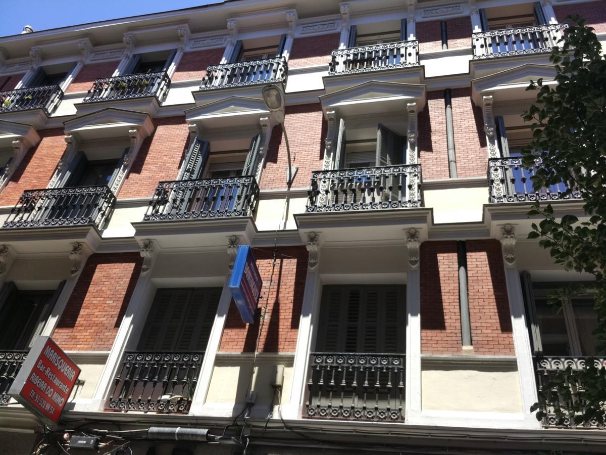 Pension Dominguez Madrid Exterior foto